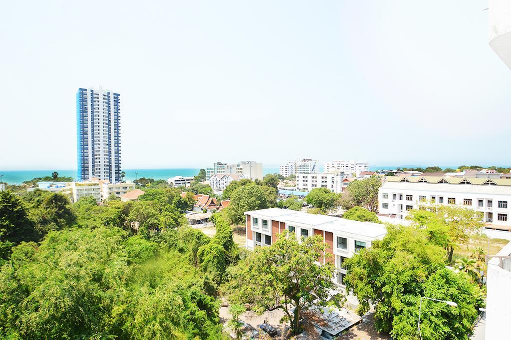Апартаменты Ruamchok Ocean View Паттайя Экстерьер фото