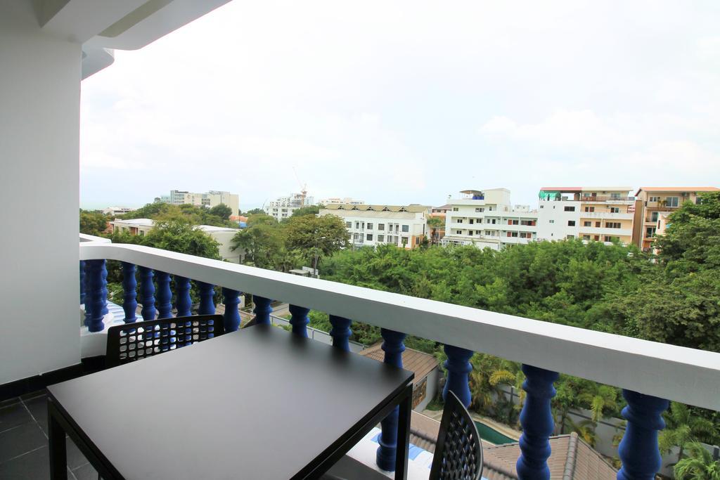 Апартаменты Ruamchok Ocean View Паттайя Экстерьер фото